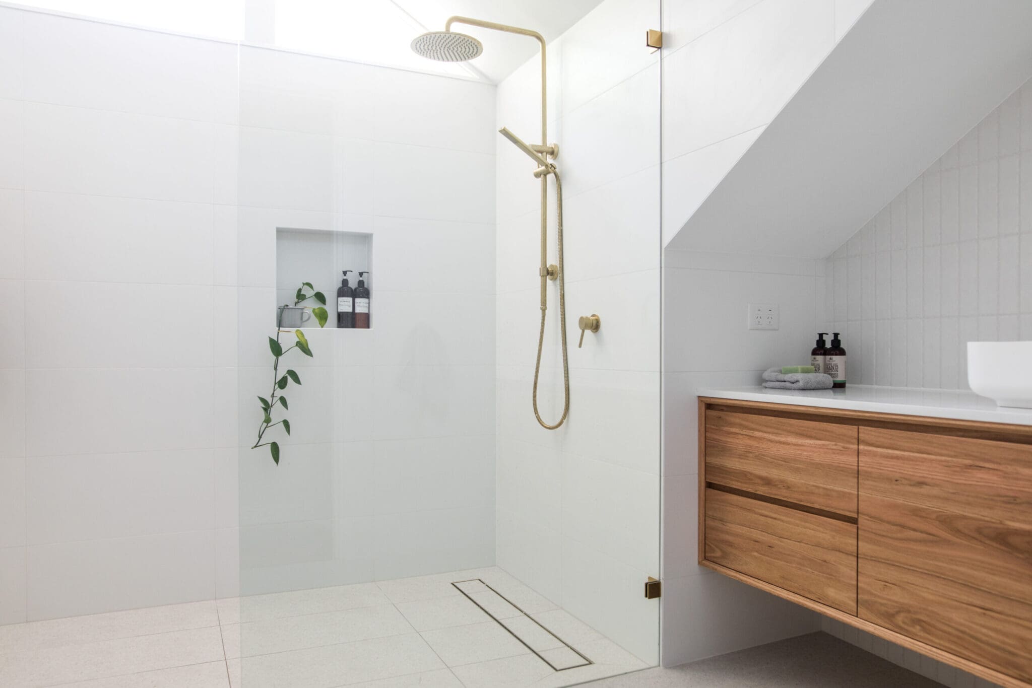 Bathroom remodel in University City San Diego CA by Evergreen Remodeling & Construction
